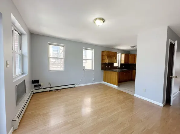 143-22 Beech Avenue image 8 of 20