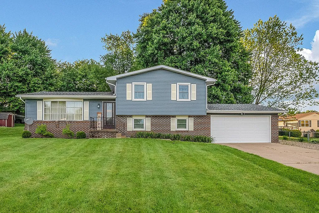 3316 Woodington Ave SW photo 1