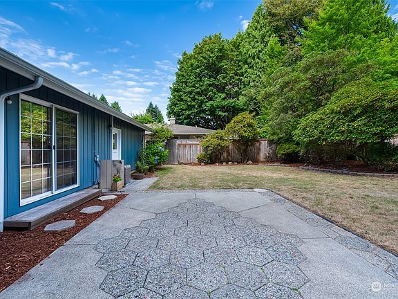 5th image of 1054 Marshall Drive SE