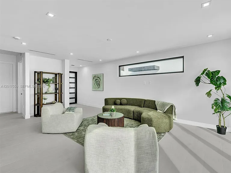 4640 SW 32nd Ave #D1 — Photo 9
