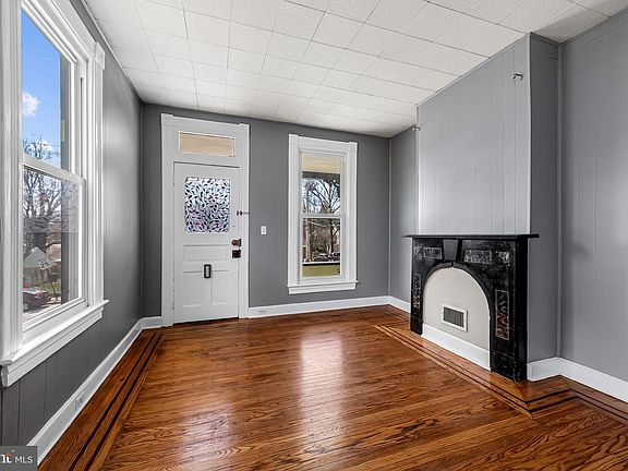 4th image of 304 W Cold Spring Ln