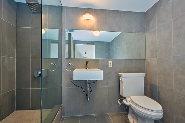 Sold by R New York | media 34