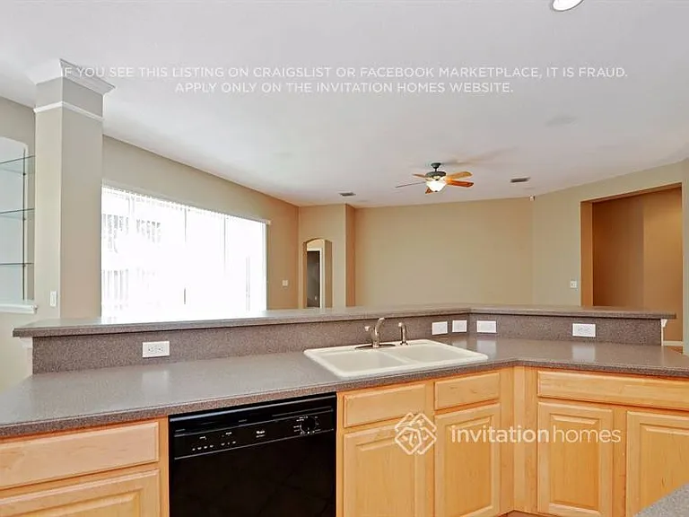 22744 Robins Nest Ct — Photo 10