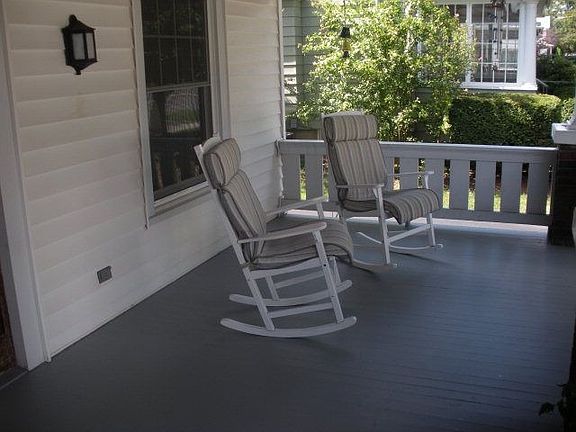 4th image of 913 Walnut St