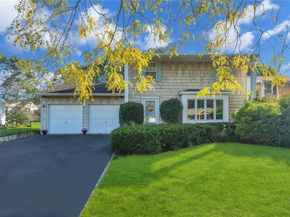 75 Burleigh Drive, Holbrook, NY 11741
