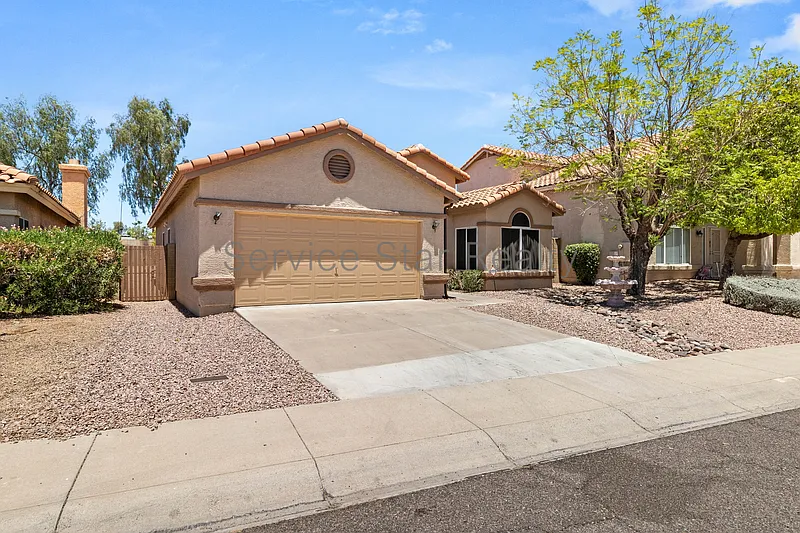 3 bed, 2.0 bath, 1593 sqft, $2,400 — Photo 3