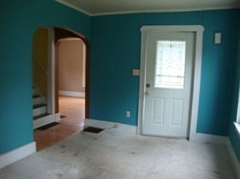 3rd image of 215 W 5th St