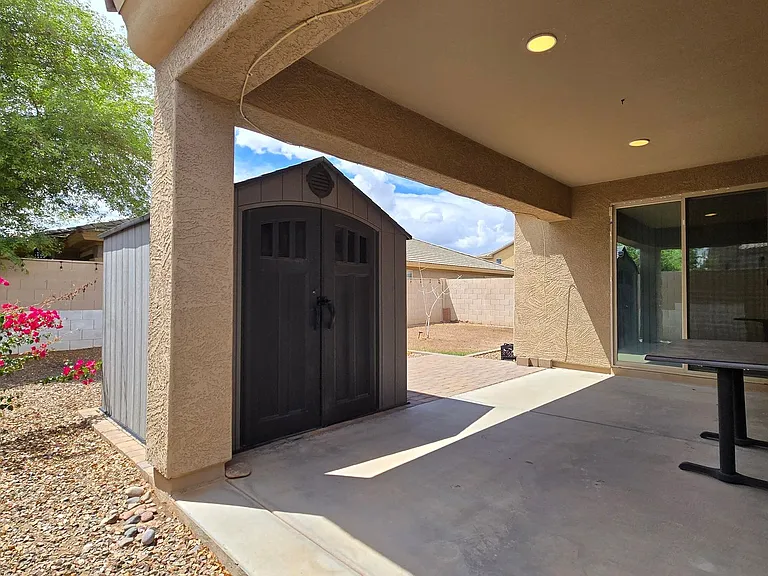 8012 S 70th Dr — Photo 32