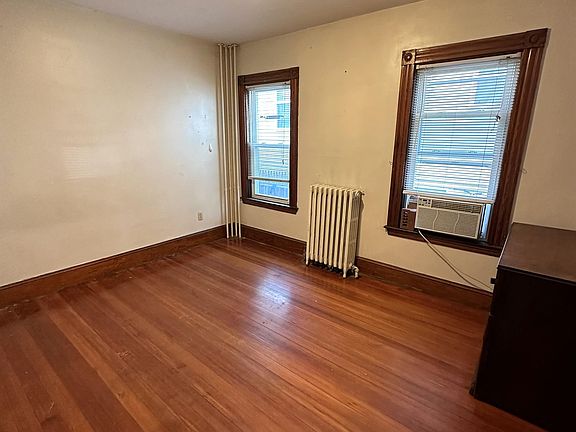 3rd image of 40 Weld Hill St #1