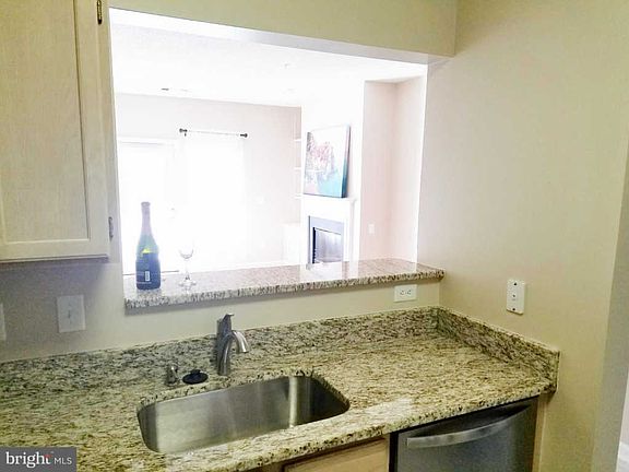 5th image of 14301 Grape Holly Grv APT 24