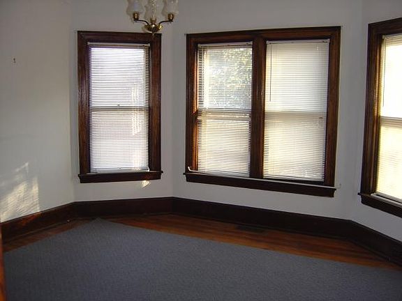 5th image of 908 Almond St
