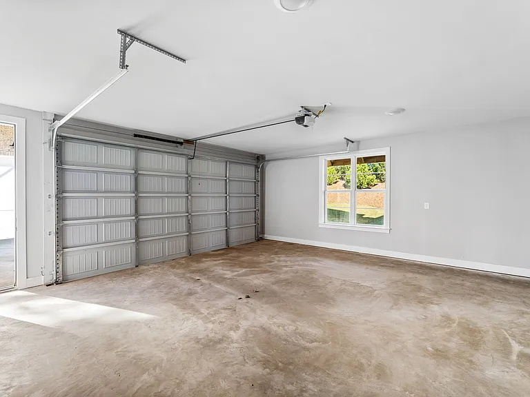 2035 Parkside Ln — Photo 43