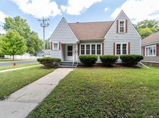 300 S Commonwealth Ave, Aurora, IL 60506