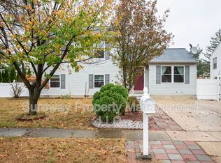 1 Candlewood Cir, Marlton, NJ 08053