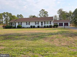 27030 Hearts Dr, Crisfield, MD 21817