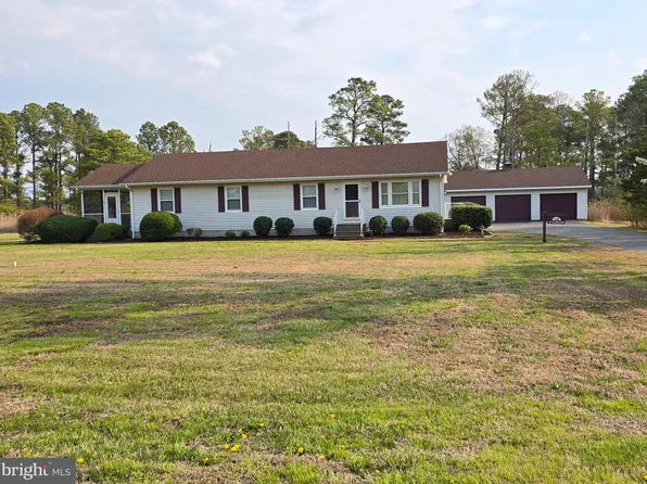 27030 Hearts Dr, Crisfield, MD 21817