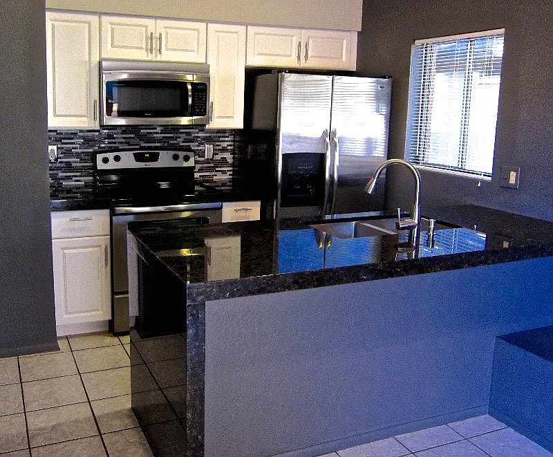 1st image of 129 W Loma Vista Dr APT 103