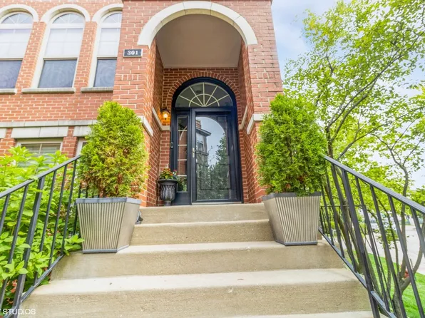 301 Narragansett Ct #301, Morton Grove, IL 60053