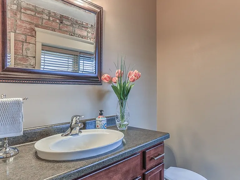 806 Park Ave — Photo 15