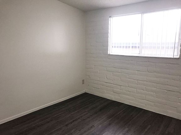 5th image of 3020 N Balboa Ave APT 10