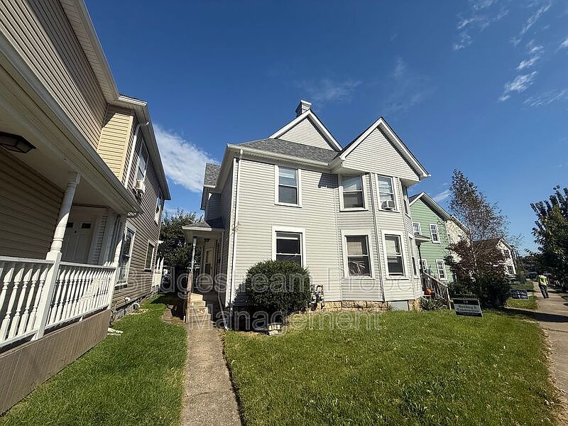 1st image of 119 E Foraker St