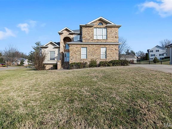 2nd image of 2062 Concord Pl