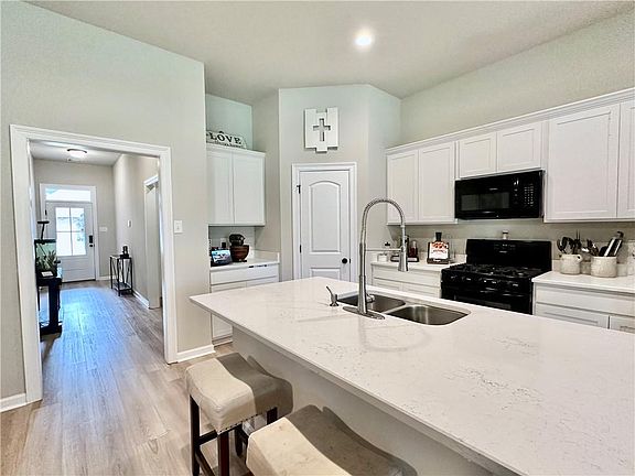 3rd image of 11268 Clover Knoll Dr