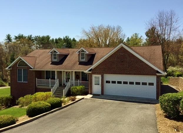 1st image of 206 Lamplighter Dr