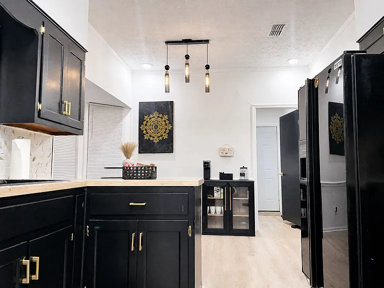 4012 Amberly Rd — Photo 3