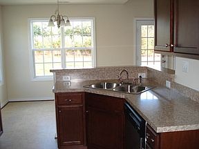 4th image of 440 Chanticleer Dr