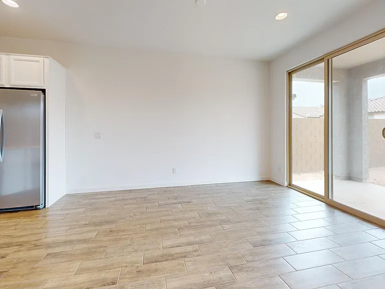 9332 W Encinas Ln — Photo 8