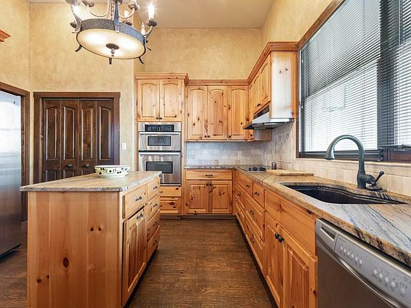 5th image of 150 Waterway Ln