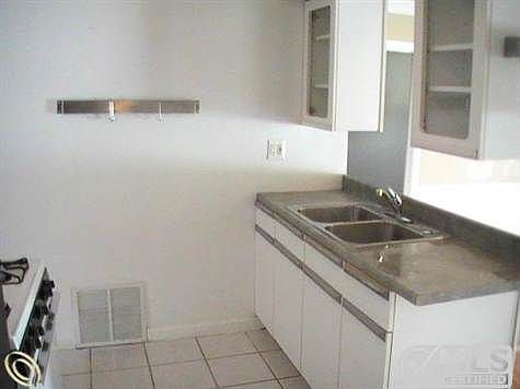 20011 12 Mile 044.JPG