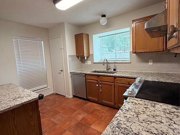 4th image of 5211 Rivertree Ln