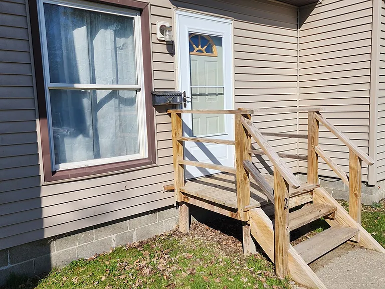 39 Medbury Ave — Photo 6