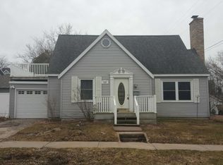 208 E 9th St, Marshfield, WI 54449