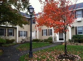 302 Manor Ter #302, Lexington, MA 02420