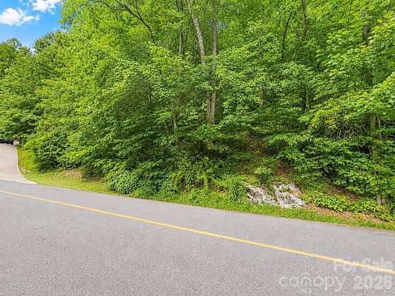 4th image of 350 Mountain View Dr