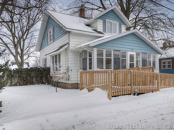 3rd image of 228 W Washington Ave