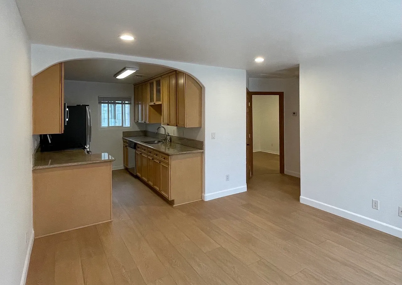 10257 Strathern St — Photo 2