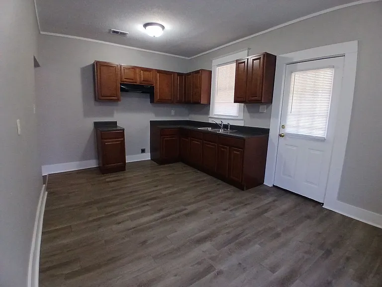 3219 Choctaw Ave — Photo 7