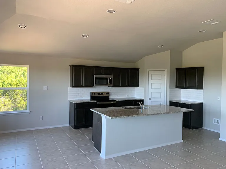 8116 Bronco Ln — Photo 9