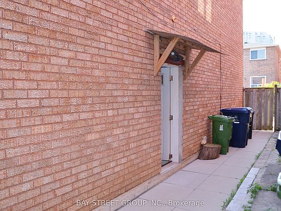 2nd image of 58 Alanbull Sq