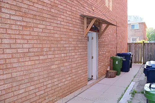 58 Alanbull Sq Photo 1