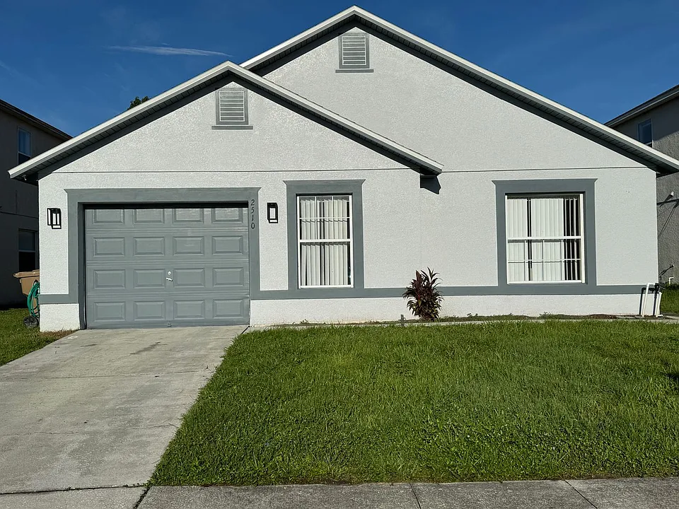 2510 Hamlet Ln