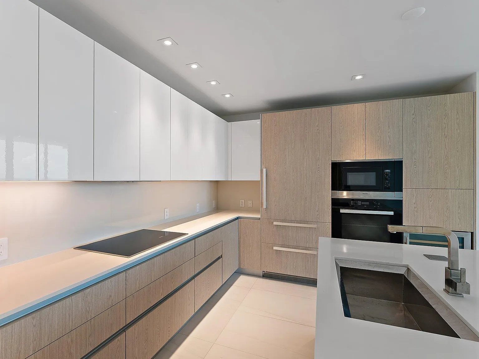 2 bed, 2.5 bath, 1600 sqft, $12,500 — Photo 3
