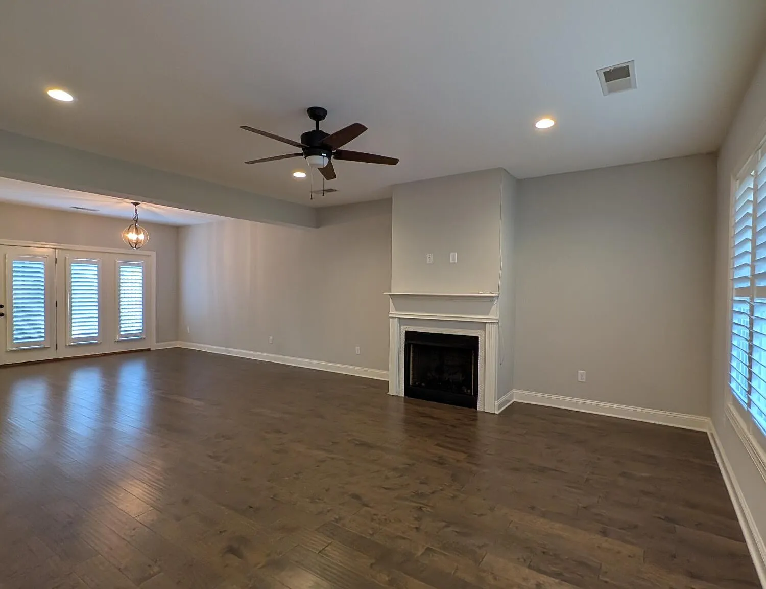 3 bed, 2.5 bath, $2,350 — Photo 2