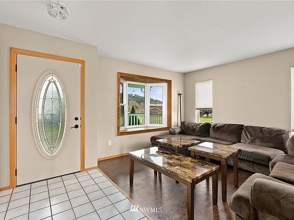 5th image of 17933 Desimone Ct SW