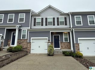 1047 Turnstone Dr, Fogelsville, PA 18051