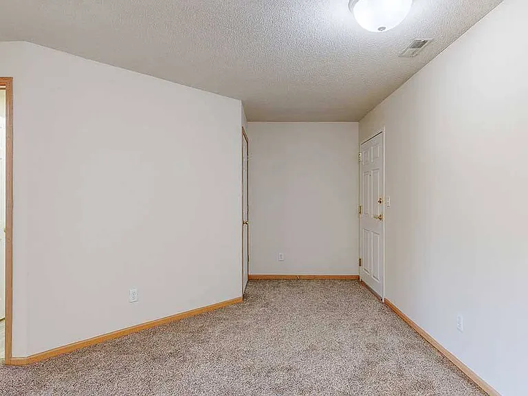 Northbrook Apartments — Photo 145
